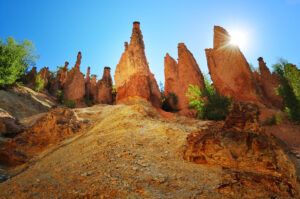 serbian-fixer-swixer-local-procuction-services-in-serbia-rock-formations-in-arid-landscape